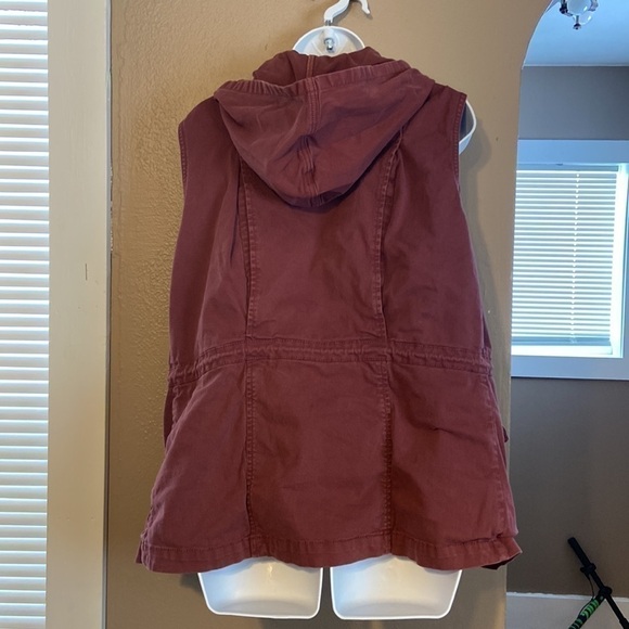 tinsel Women’s Zip up vest with detachable hood - Picture 5 of 6